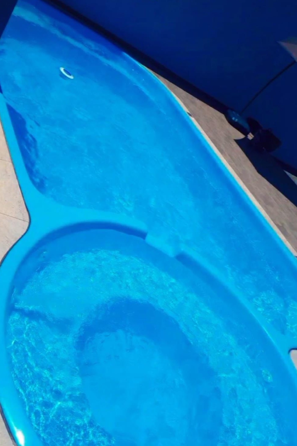 construcao-de-piscinas-de-varios-tamanhos-e-modelos-so-construir-em-barra-velha.jpg